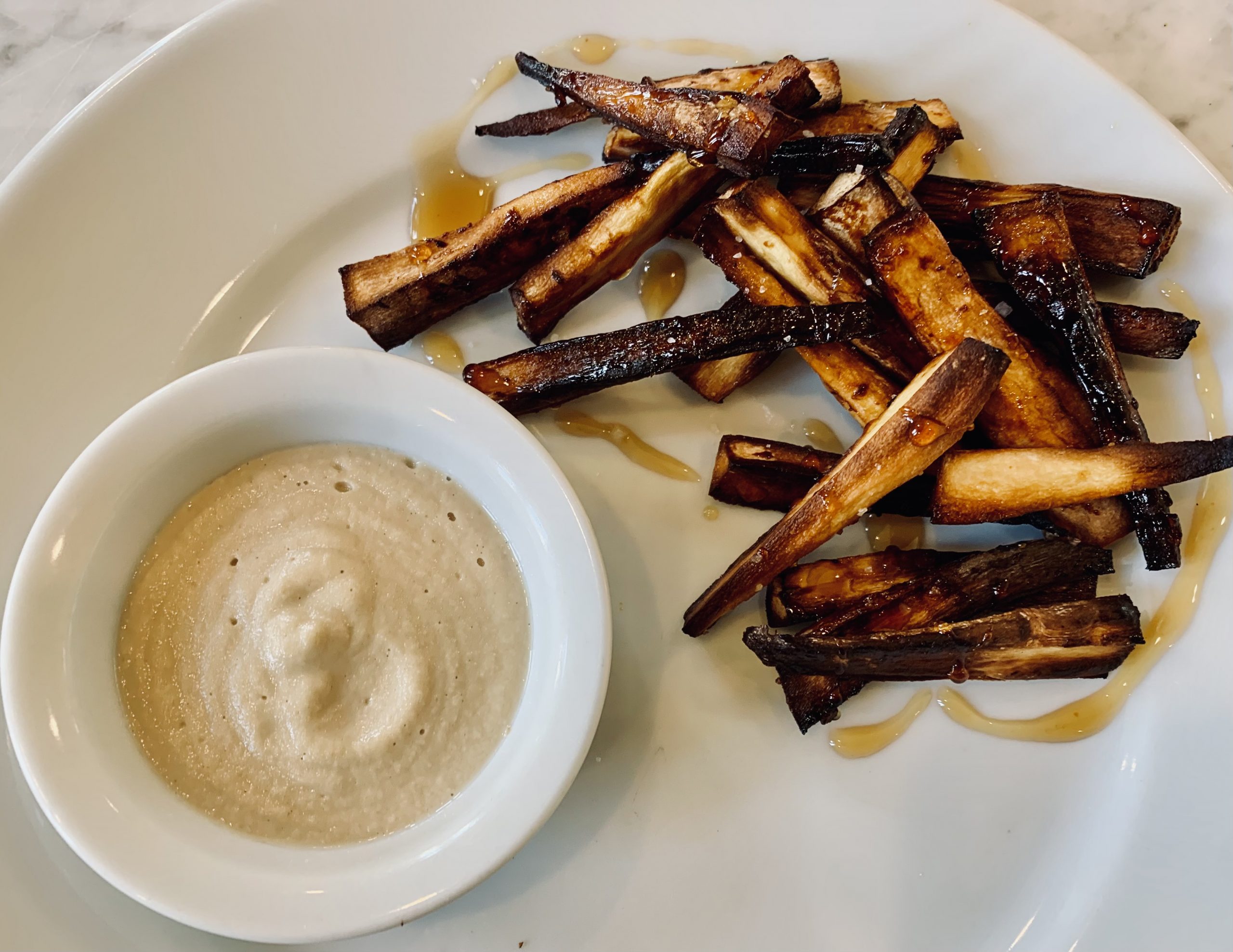 Horseradish garlic cashew dipping sauce