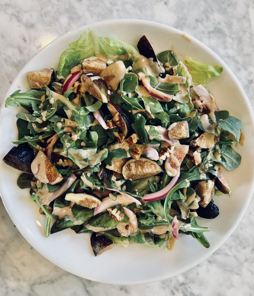 Fig salad with toasted pecan dressing